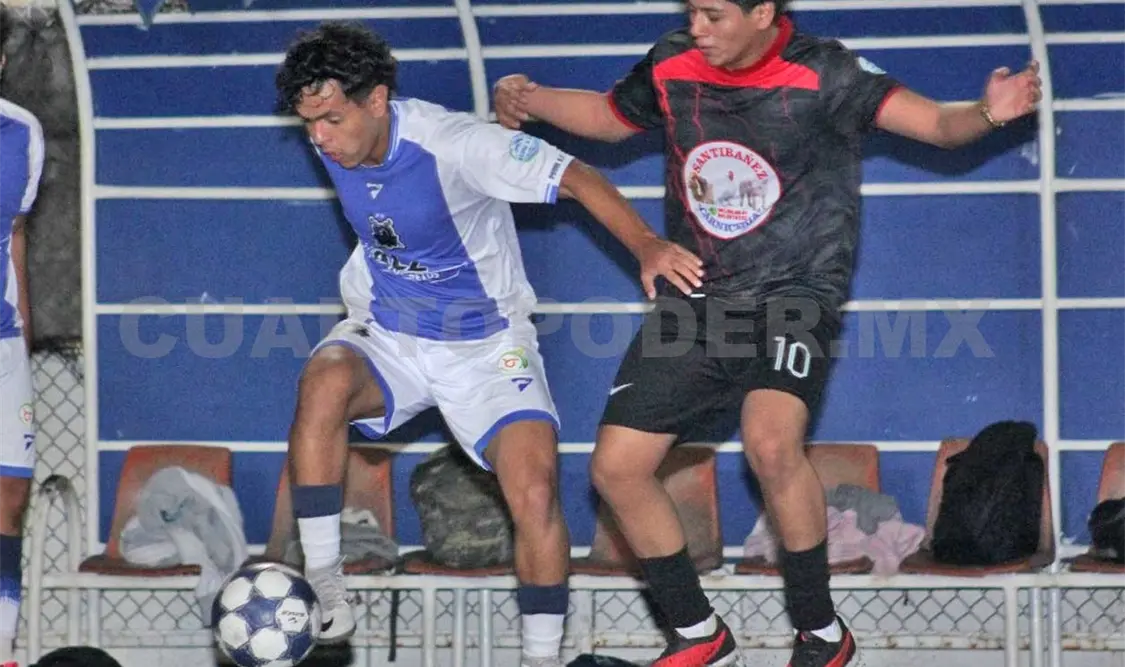 El partido se desarrolló en las instalaciones de Futbol Total EBC. Alan Pola/CP