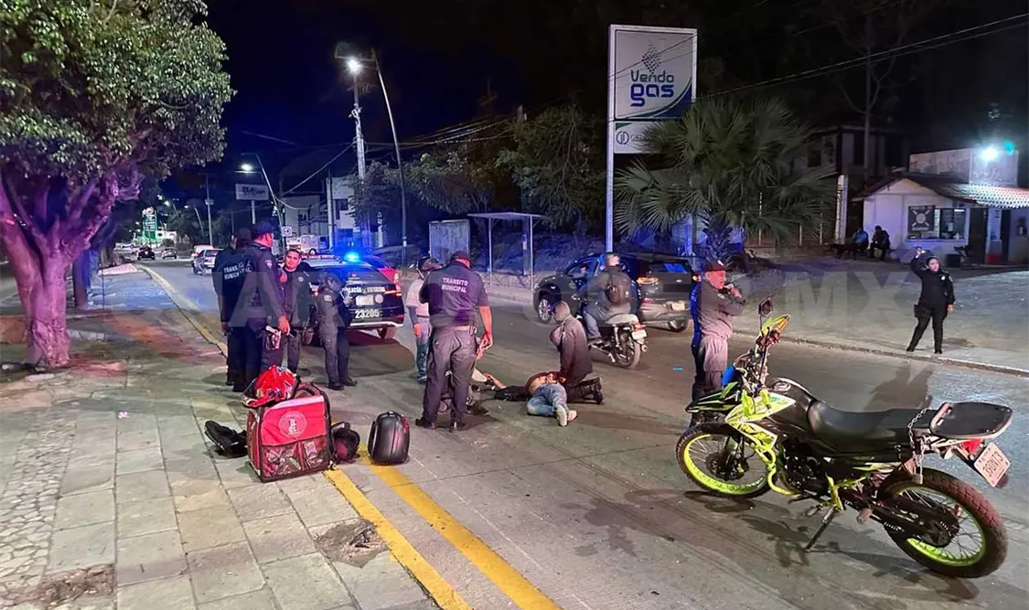 Impactan a motociclista y queda gravemente herido