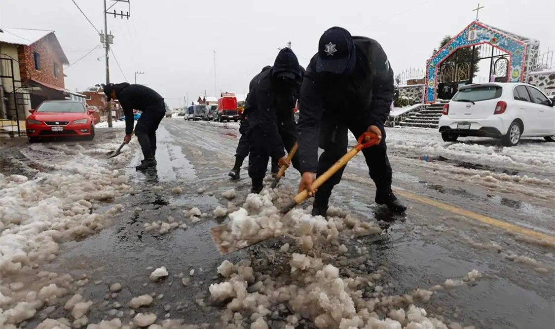 En algunas zonas se presentó nevada. El Universal