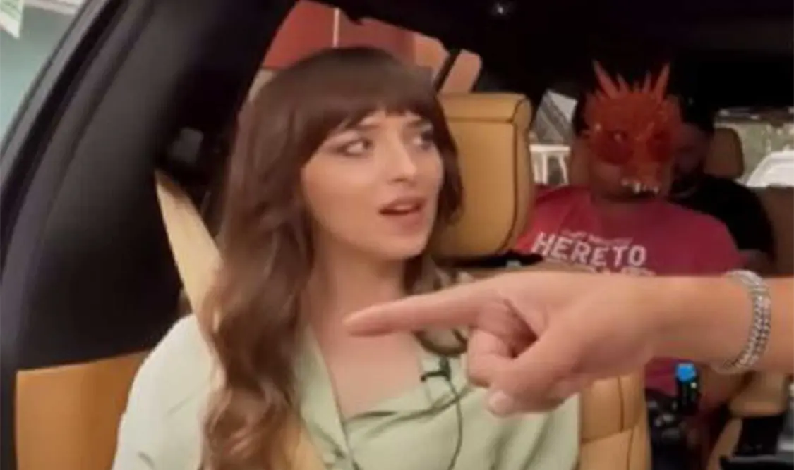 Dakota, al volante con el “Escorpión”