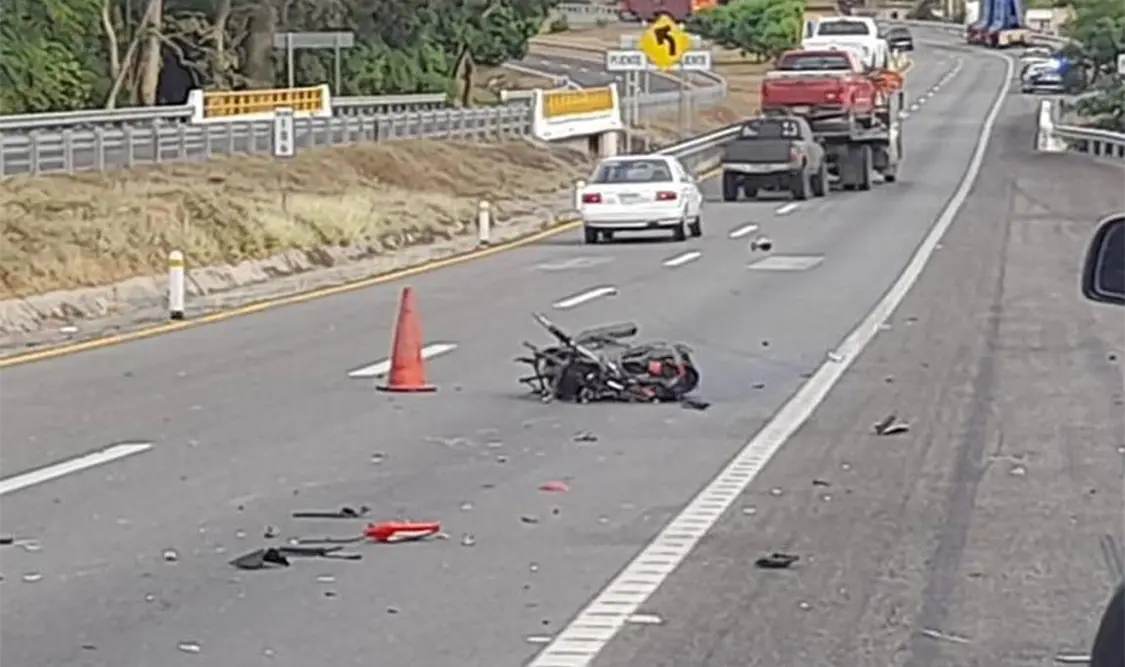 Se accidenta en la carretera Costera