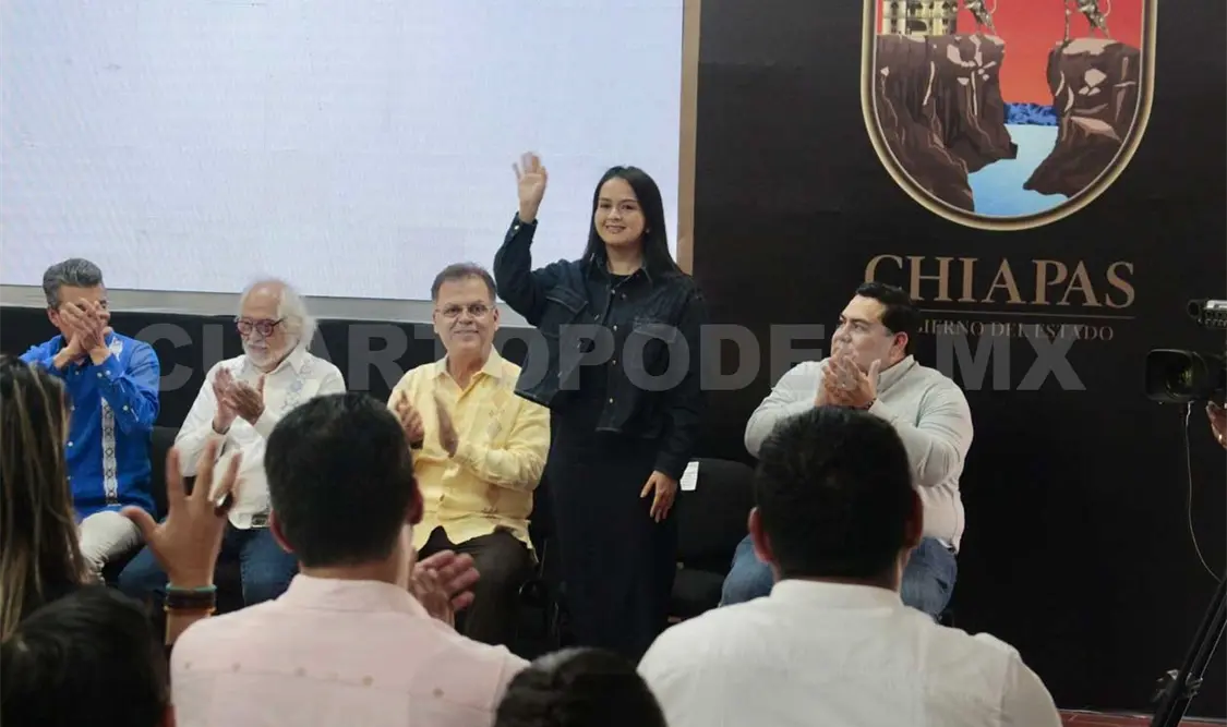 Esponda reconoce a camarógrafos y fotógrafos