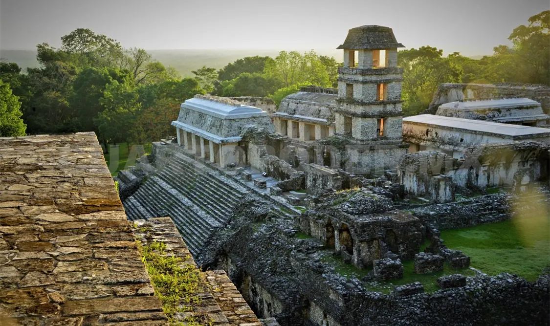Detallan intervenciones en la máscara de Pakal