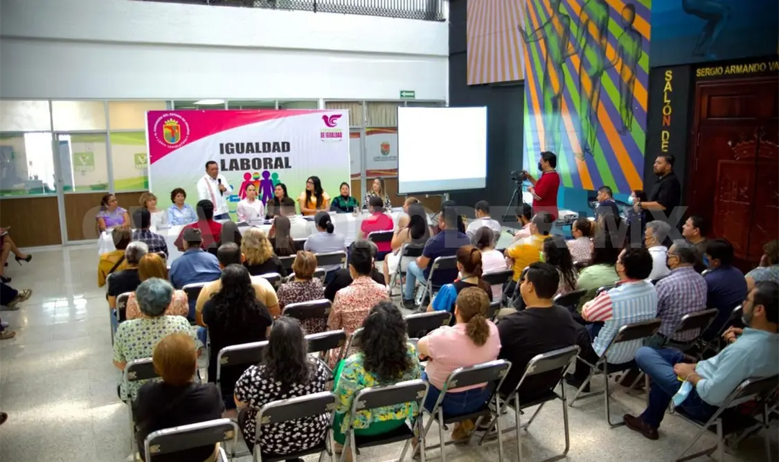 Presentan conferencia “Igualdad laboral”