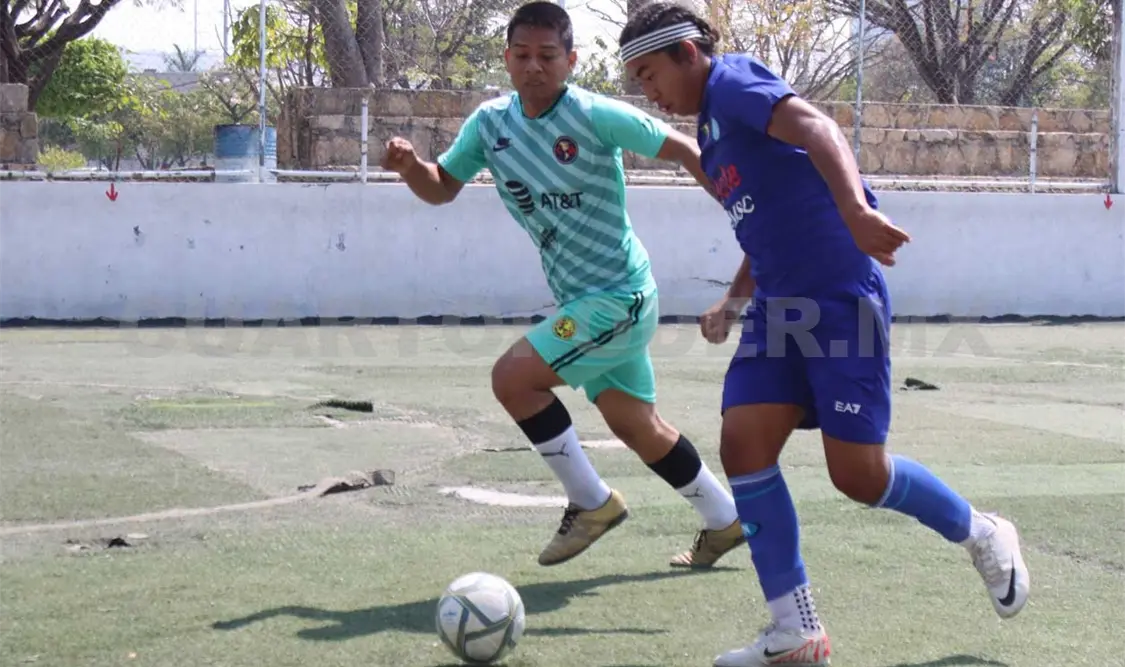 Águilas USUR aplasta 12-2 a La Familia