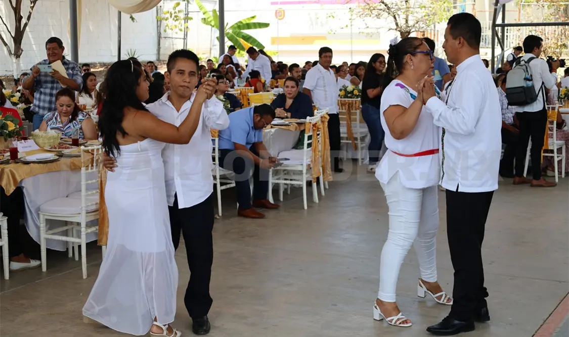 Bodas en grande: 80 parejas contraen nupcias