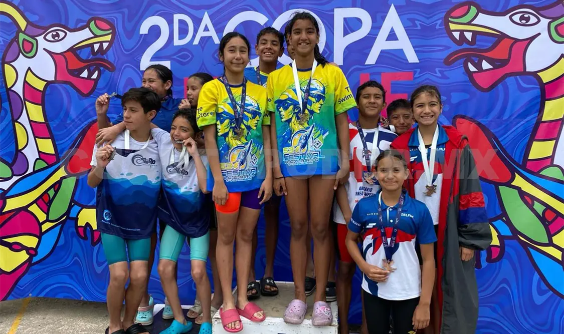 Delfines con jornada dorada en Veracruz