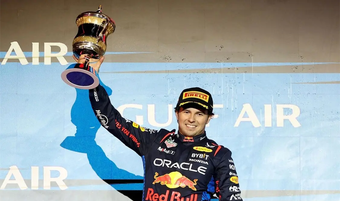 Gran arranque de “Checo” Pérez