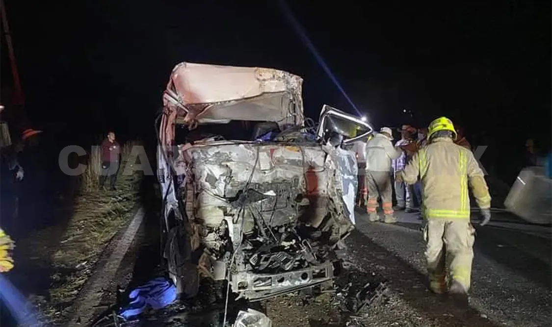Tres muertos y ocho heridos tras colisión