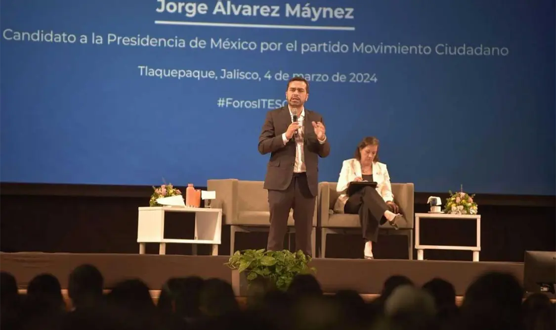 Se arropa Álvarez Máynez con los universitarios