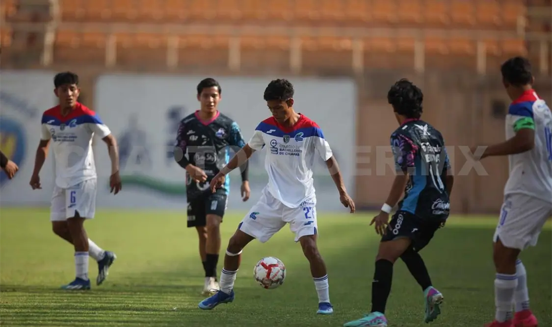 Cobach cae y pierde el liderato