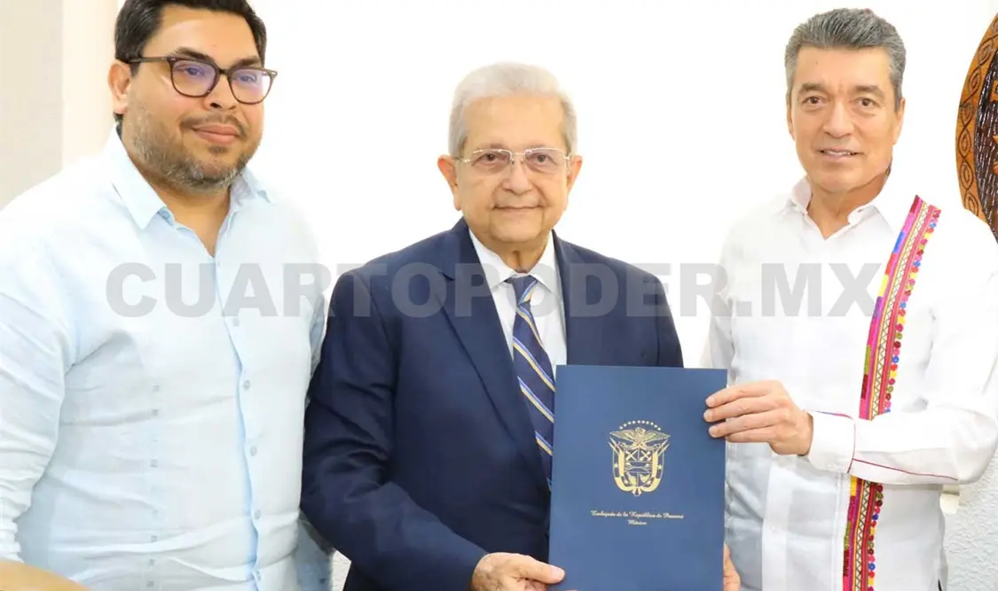 Escandón Cadenas recibe al embajador de Panamá