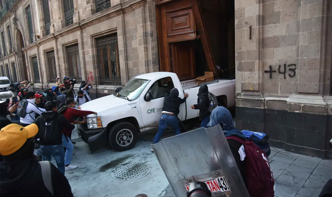 Intentan ingresar a PN; derriban puerta