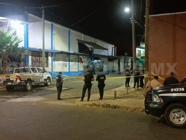 Joven es asesinado a balazos en la vía pública