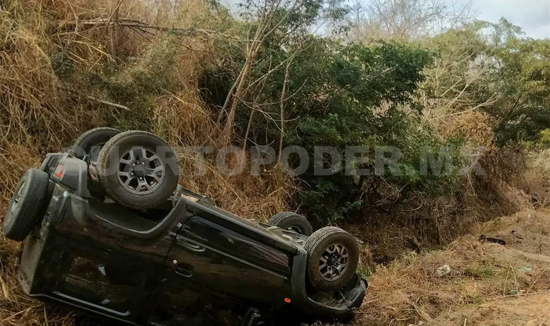 Vuelca familia completa al regresar de Tonalá