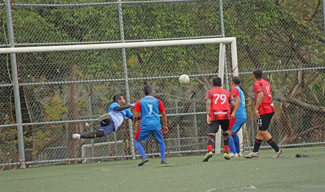 Coratux FC aplasta al Inverch FC: 7-0