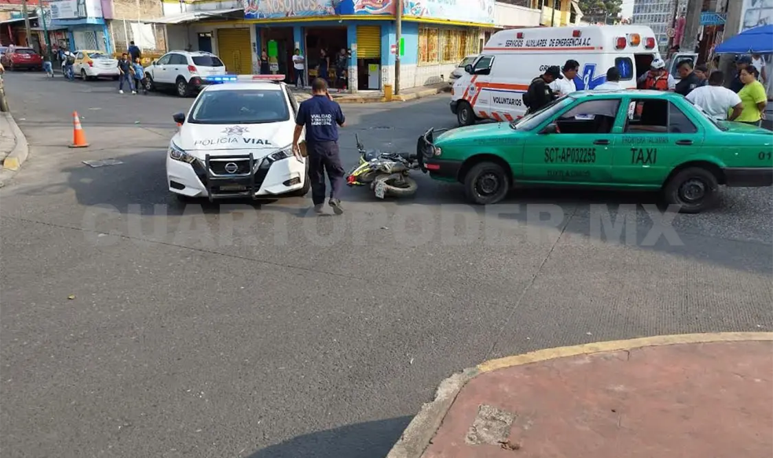 Hombre sale lesionado tras fuerte accidente