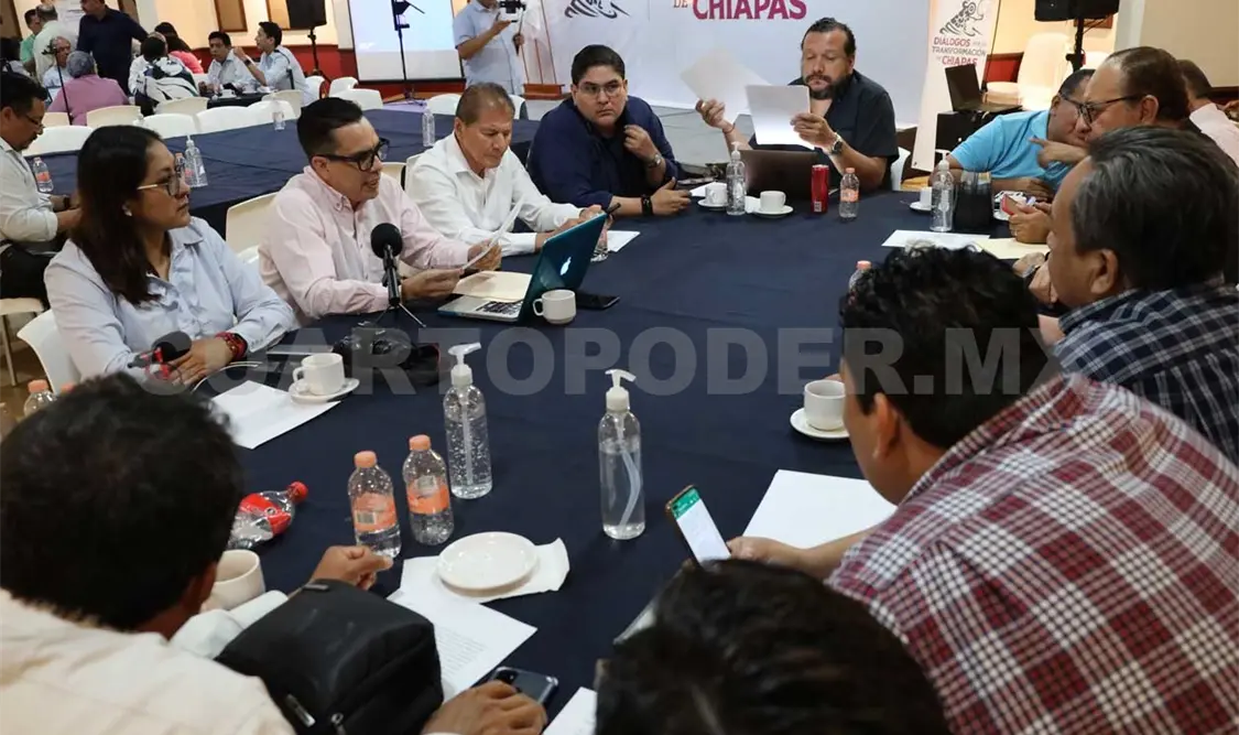 Al menos 4 mil personas participan en 28 foros