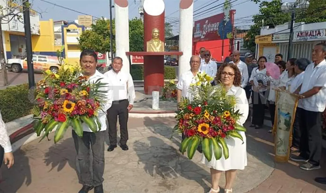 Conmemoran 218 aniversario del natalicio de Benito Juárez