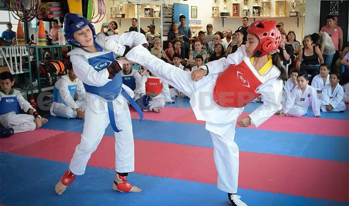 Panamericano aprueba examen de grados