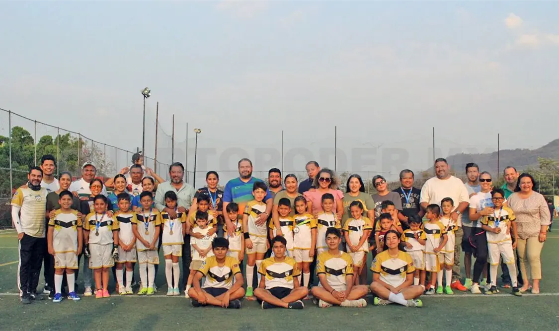 Jugadores de Conejos Dorados brillan