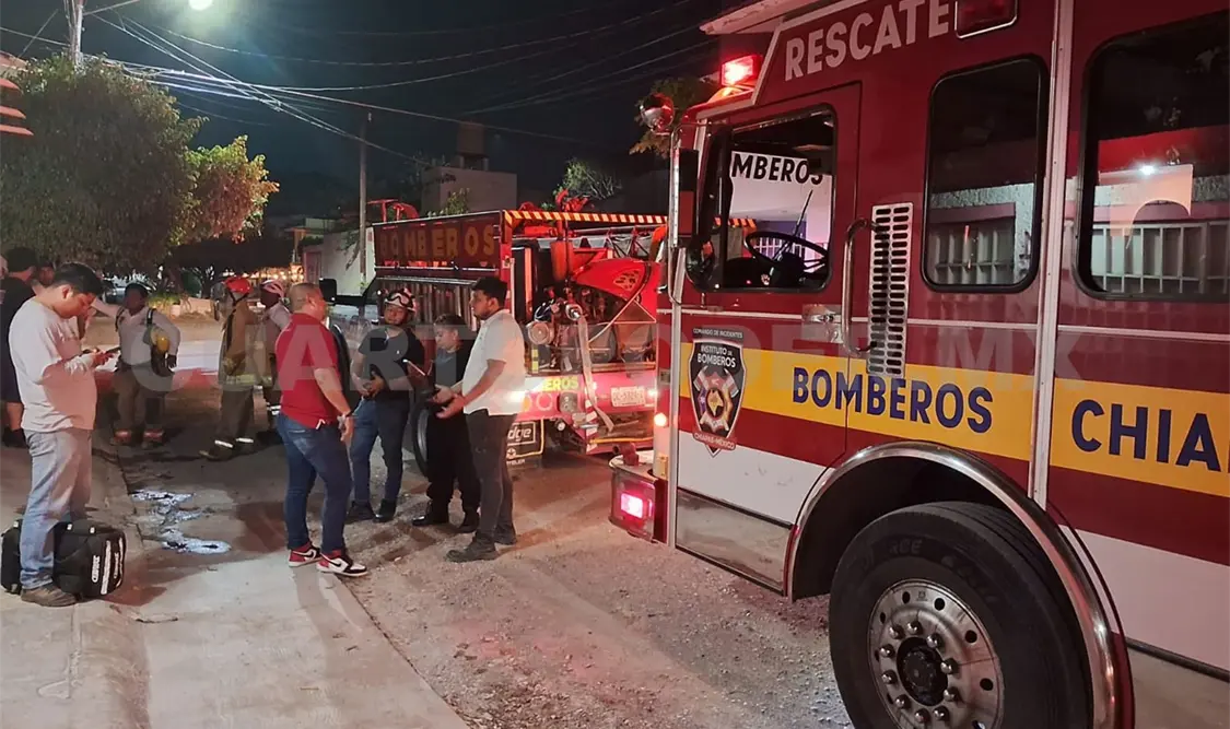 Incendio en una vivienda salda con mujer lesionada