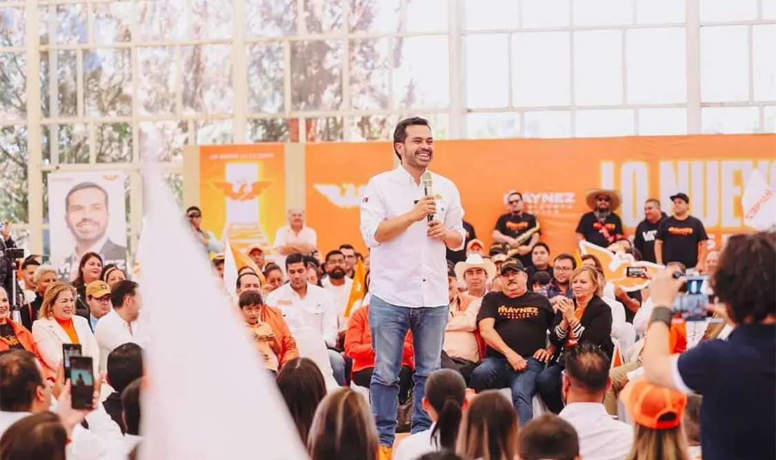 Tras reunirse con productores del campo en Loreto, Zacatecas, el candidato presidencial de MC declaró que está listo para debatir con altura. Cortesía