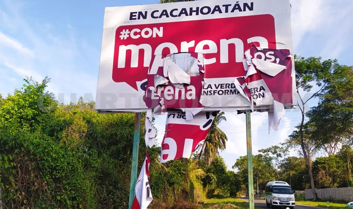 Vandalizan espectaculares de Morena en Cacahoatán