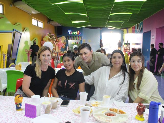 Disfrutó al máximo su cumpleaños Disfrutó al máximo su cumpleaños