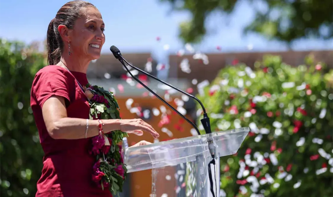 “Es tiempo de mujeres y es tiempo de transformación, van juntos, y las mujeres podemos ser lo que queramos ser”, expresó Sheinbaum. El Universal