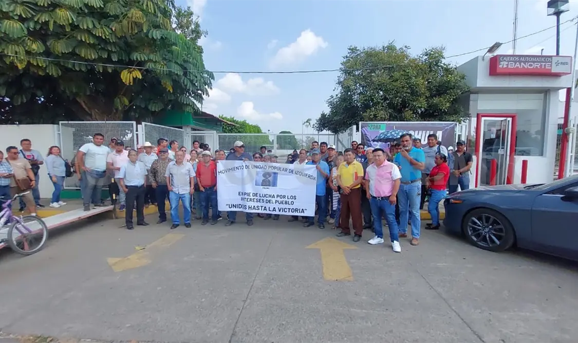 Protestan contra CFE por deficiencias en el servicio