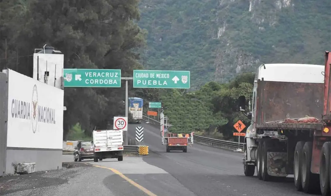 Asaltan a obispo de Orizaba en autopista