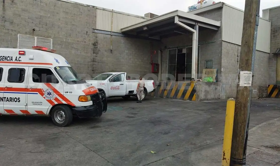 Empleado de tienda sufre accidente laboral