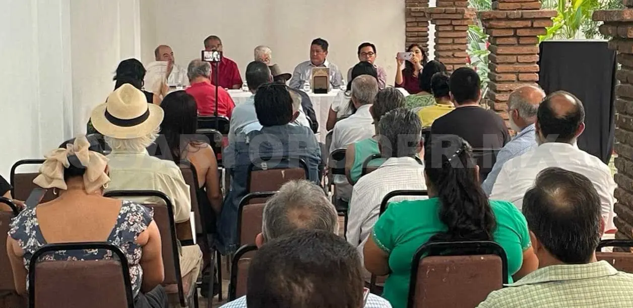 El libro aborda el proceso de conquista y colonización en Chiapa de Corzo que ocurrió entre 1524 y 1545. CP