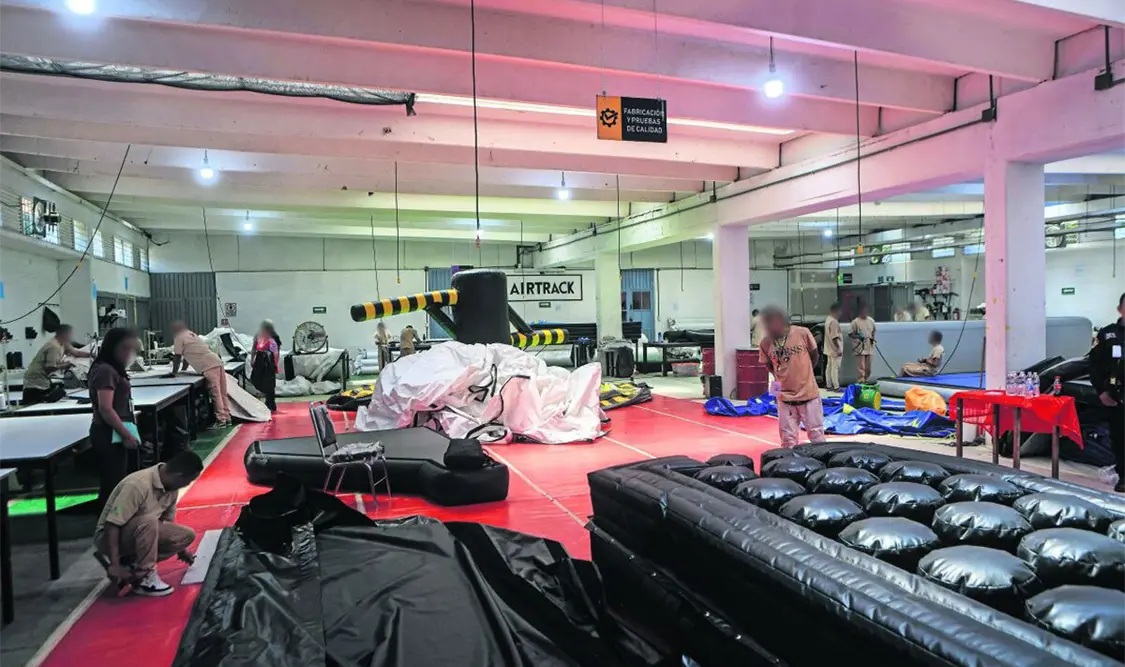 Fabrican inflables en prisión