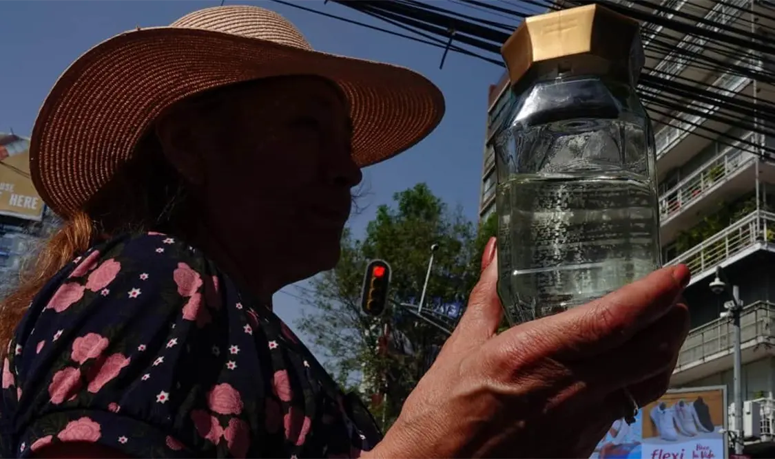 El análisis físico-químico se compone de tres muestras de agua. El Universal