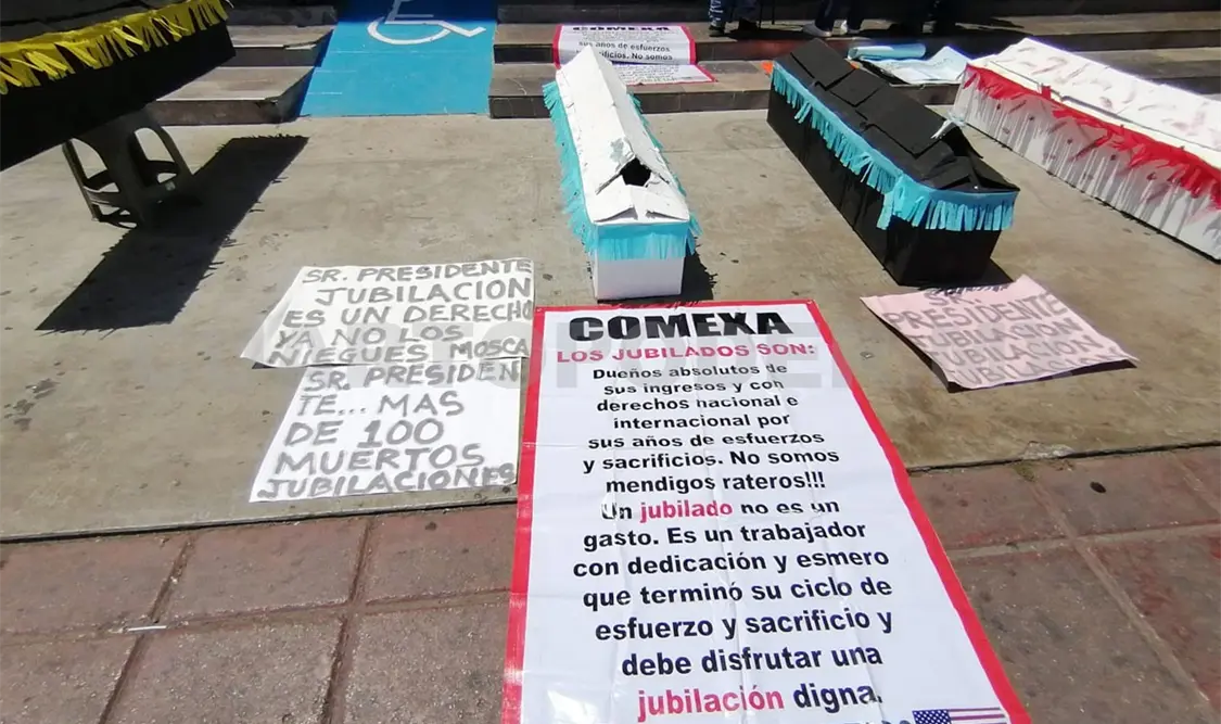 Extrabajadores siguen esperando sus finiquitos