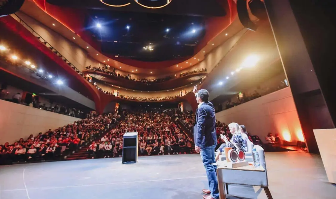 Con un auditorio lleno, Álvarez Máynez presentó los tres ejes de su proyecto del “México Nuevo”. Cortesía