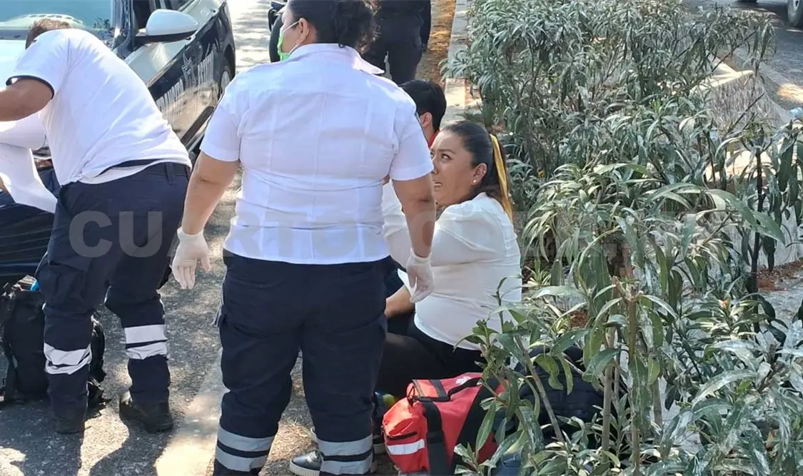 Atropella joven motociclista a una mujer
