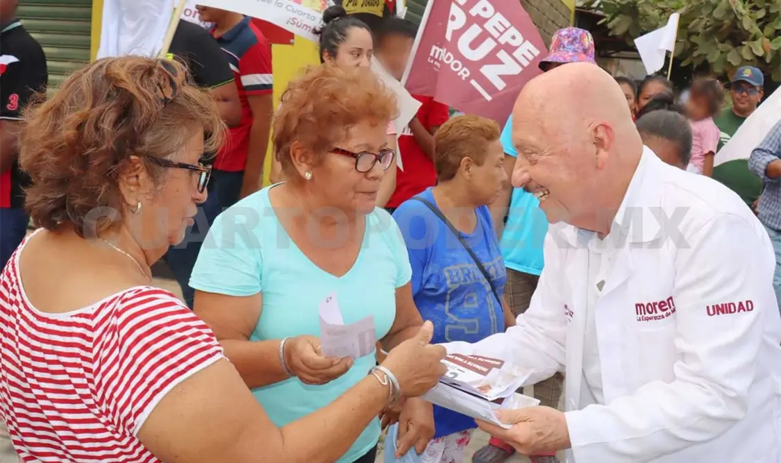 El aspirante a la Cámara Alta ha caminado gran parte del estado. Cortesía