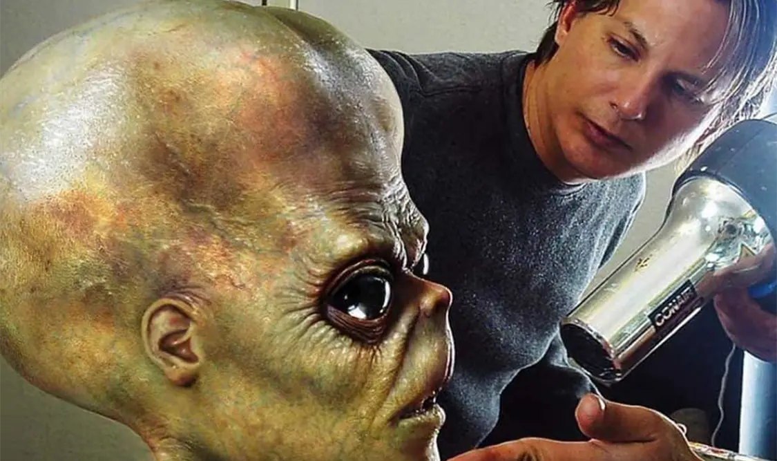 Gabriel Solana da forma a criaturas