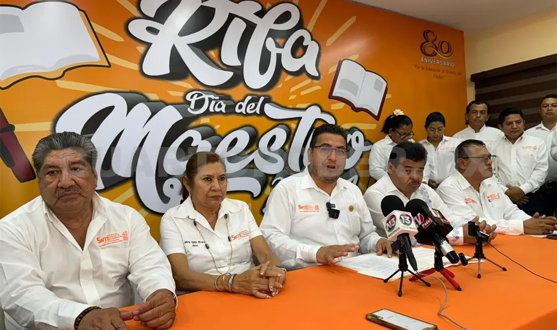 Día del Maestro a lo grande con 300 regalos