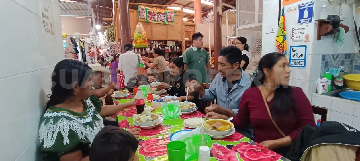 Festejan 124 aniversario del mercado 1.º de Mayo