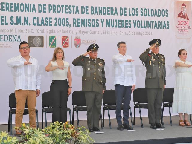 Reconocen a jóvenes por cumplir con SMN Reconocen a jóvenes por cumplir con SMN