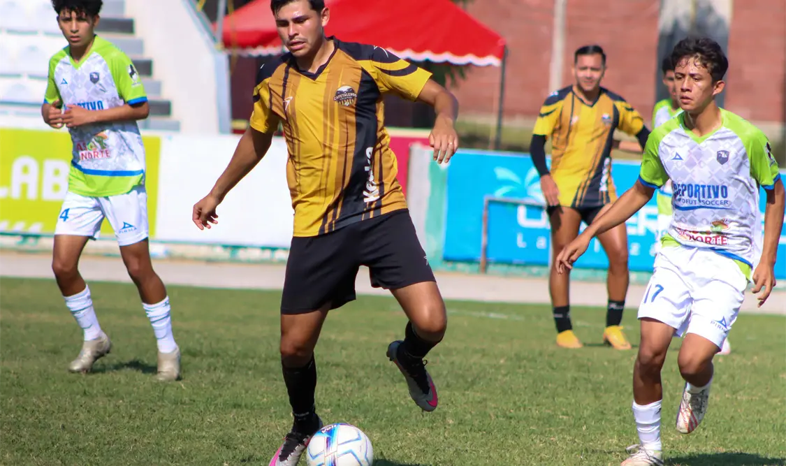Luis Fernando tuvo participación en 32 encuentros, 26 de los cuales fueron como titular. Diego Pérez/CP