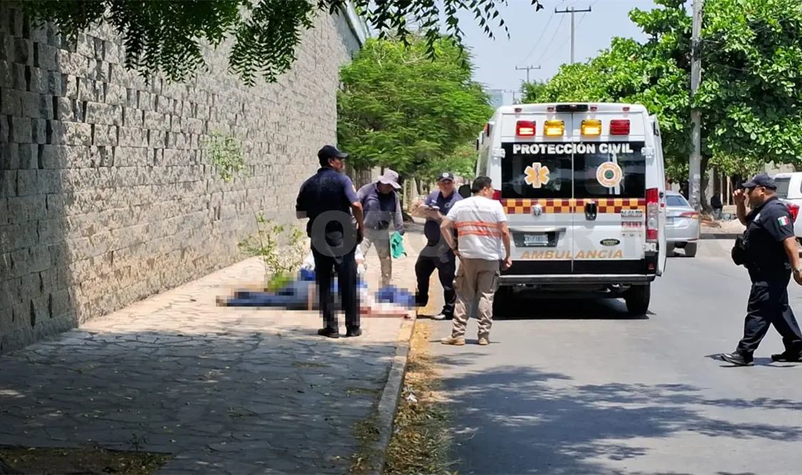 Pierde la vida al caer de un puente vehicular