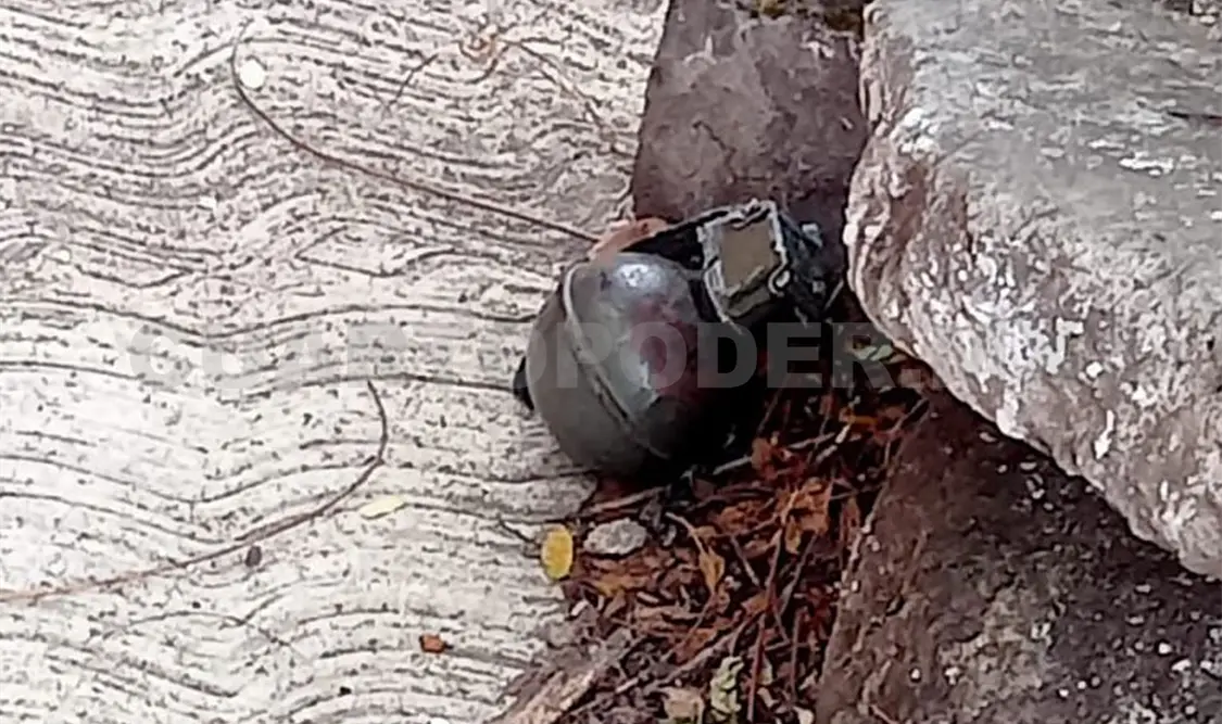 Hallan granada de fragmentación tirada en la calle