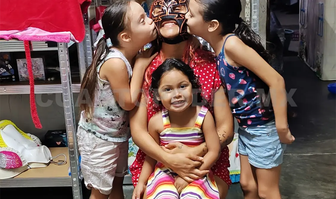 Toxic Woman, una mamá 100 % luchadora