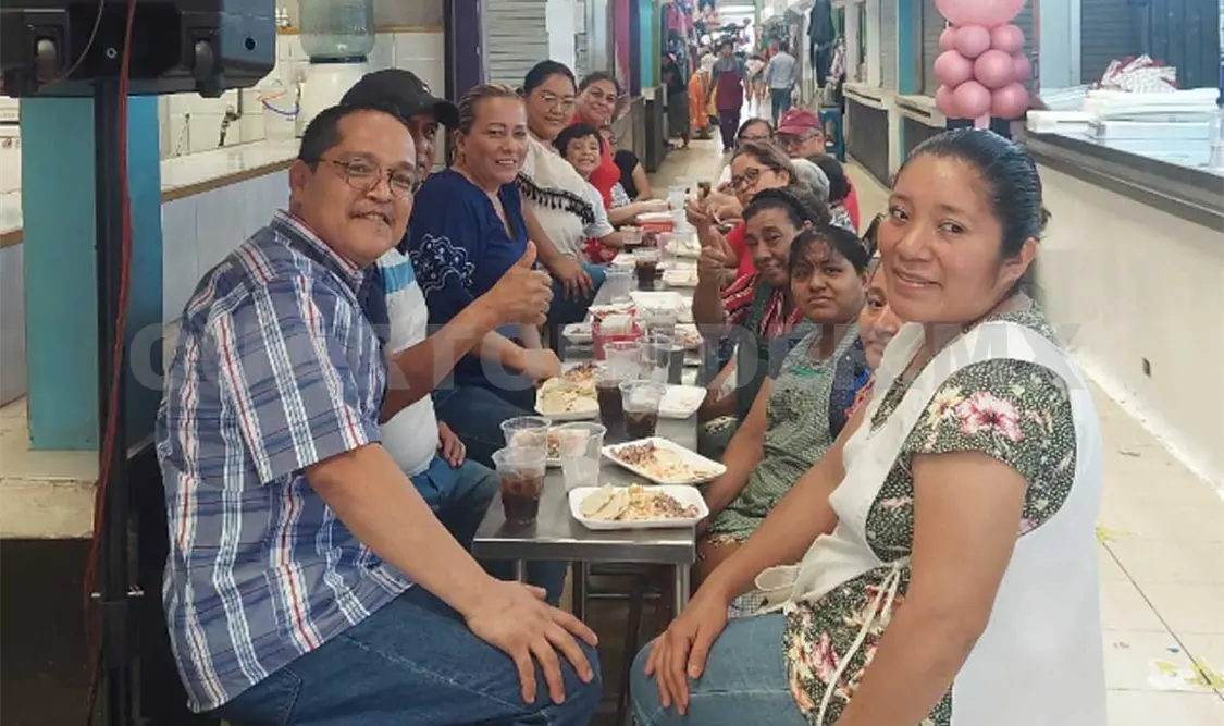 Con un ambiente sano y de alegría, las locatarias fueron festejadas. CP