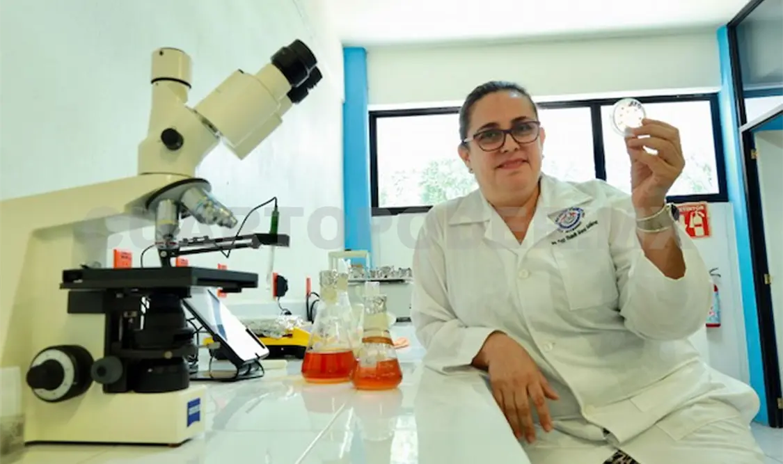 Primera mexicana en investigar el salar de Uyuni